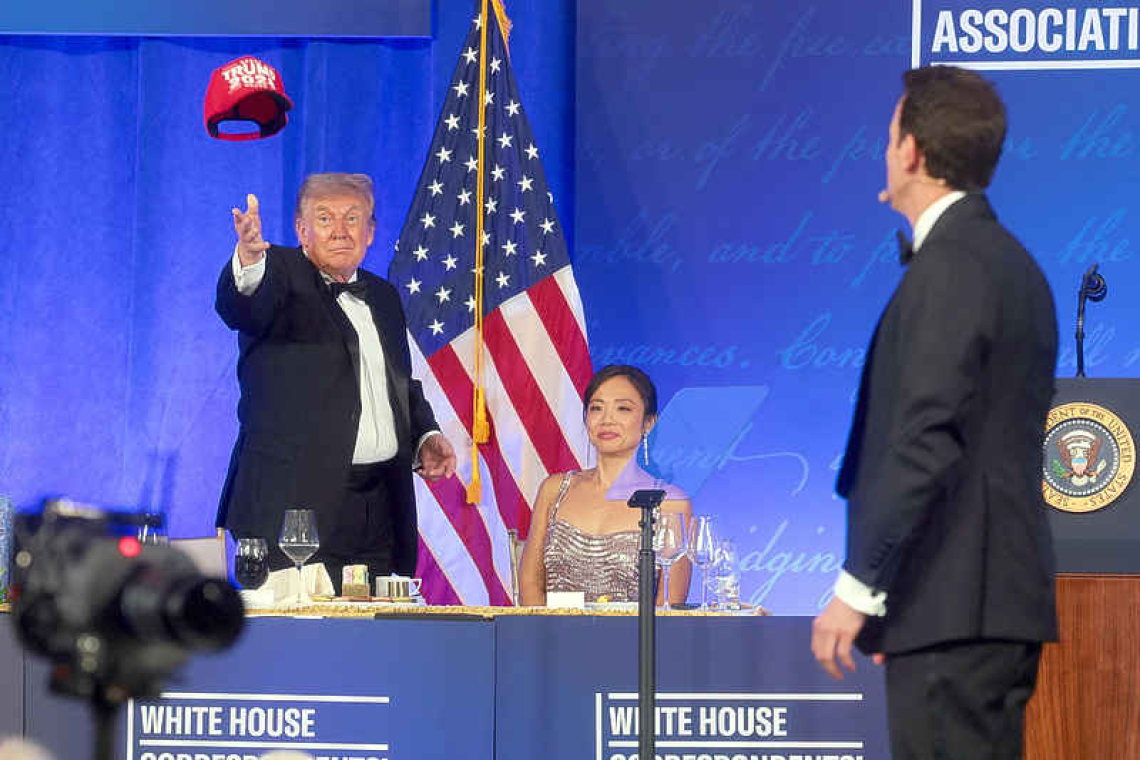 Trump mixes some jokes with barbs at  White House Correspondents dinner